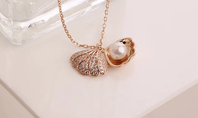Sea Shell Pearl Pendant With Chain Studded With Cubic Zircona American Diamonds - Rose Gold