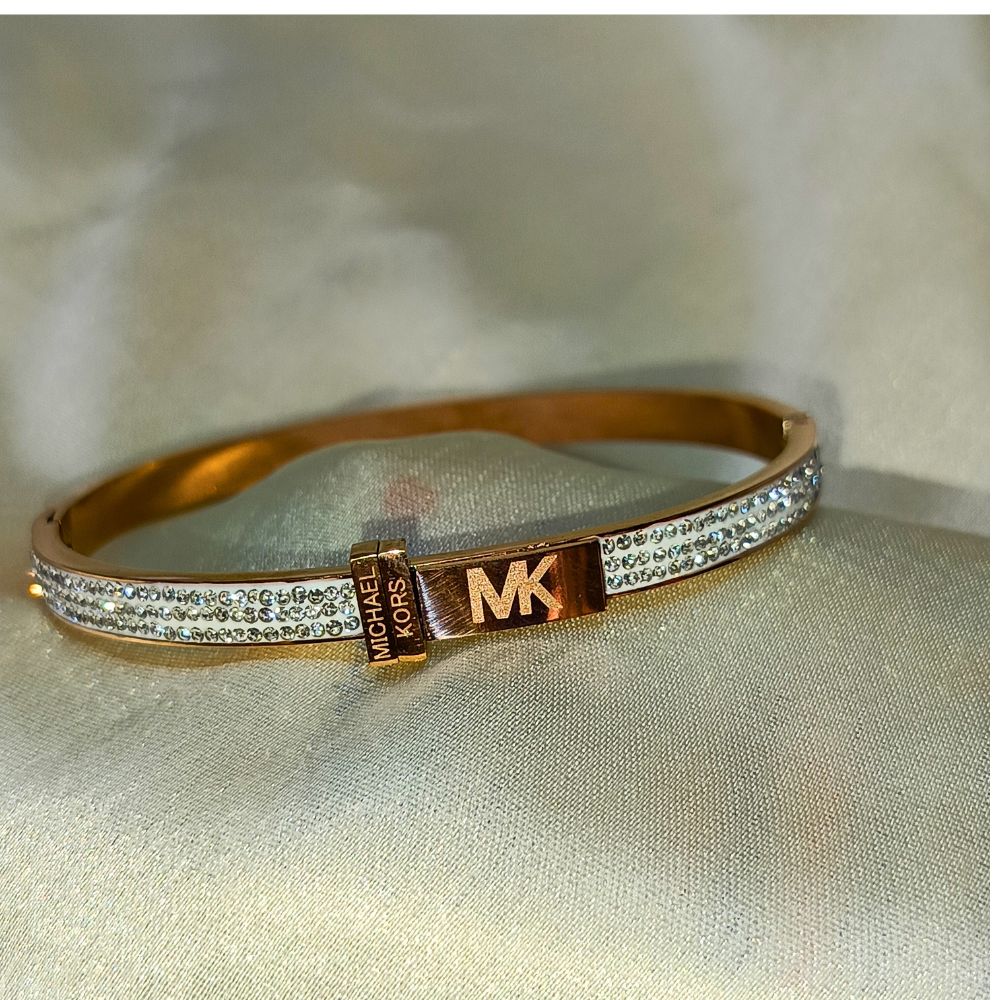 Michael kors gold bracelet with diamonds hotsell